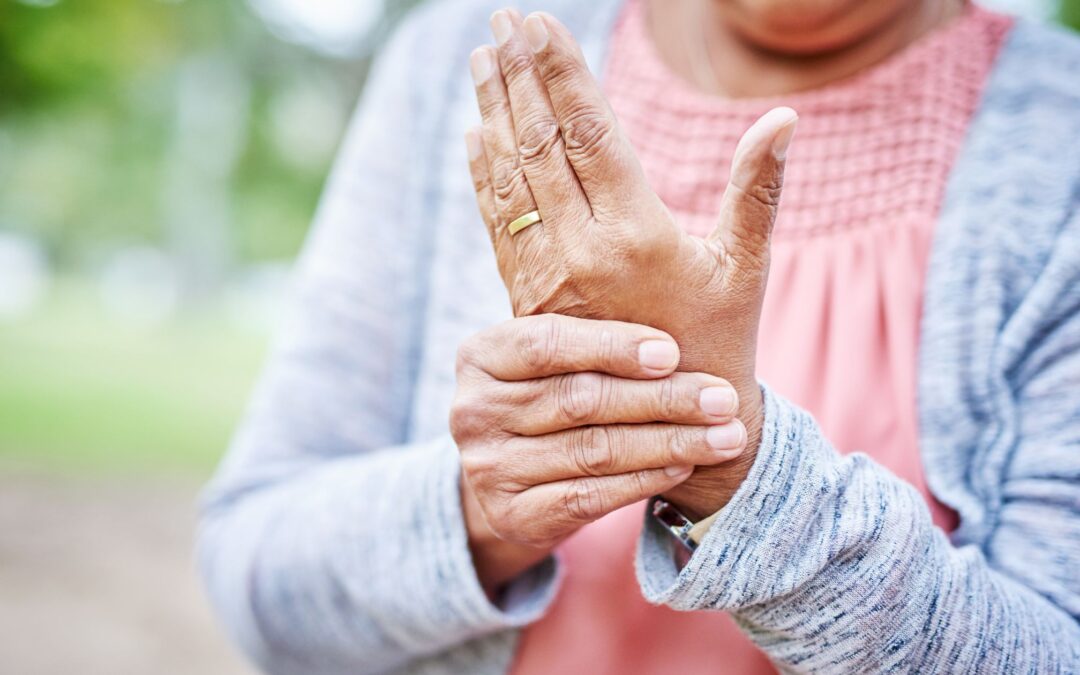 Spotting and Treating the Early Signs of Hand and Wrist Arthritis
